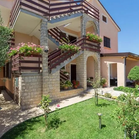 Apartamento With Parking Space Novigrad - 7135 Novigrad Istria