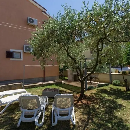 With Parking Space Novigrad - 7135 Apartamento