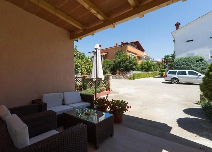 With Parking Space Novigrad - 7135 Apartamento