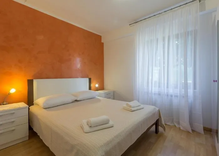 Apartamento With Parking Space Novigrad - 7135
