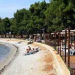 Apartment Apartments With Parking Space Novigrad - 7135 Novigrad (Istria)