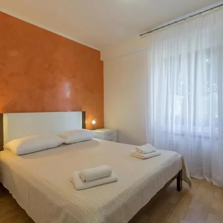 Apartment Apartments With Parking Space Novigrad - 7135