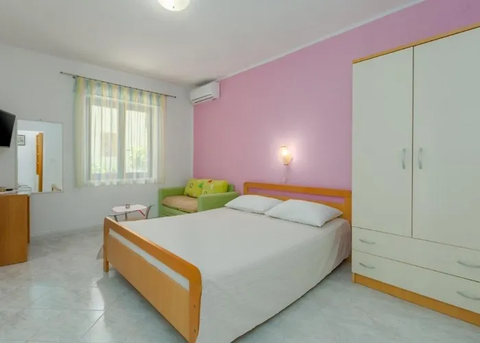 Apartman With Parking Space Novigrad - 7135 *