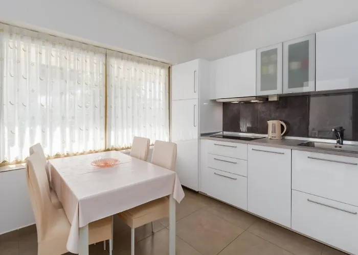 With Parking Space Novigrad - 7135 Apartman Novigrad Istria