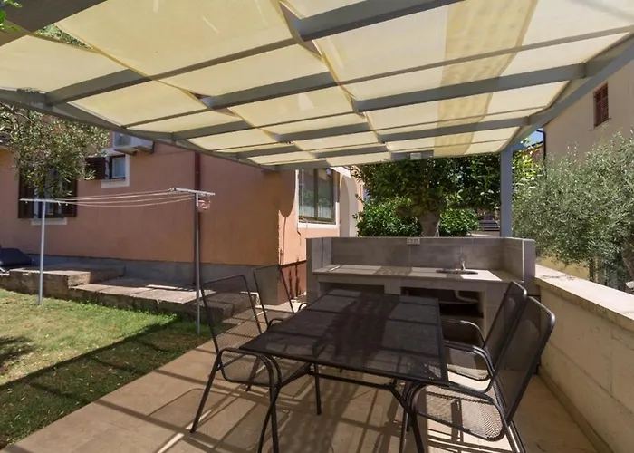 With Parking Space Novigrad - 7135 Apartman Novigrad Istria