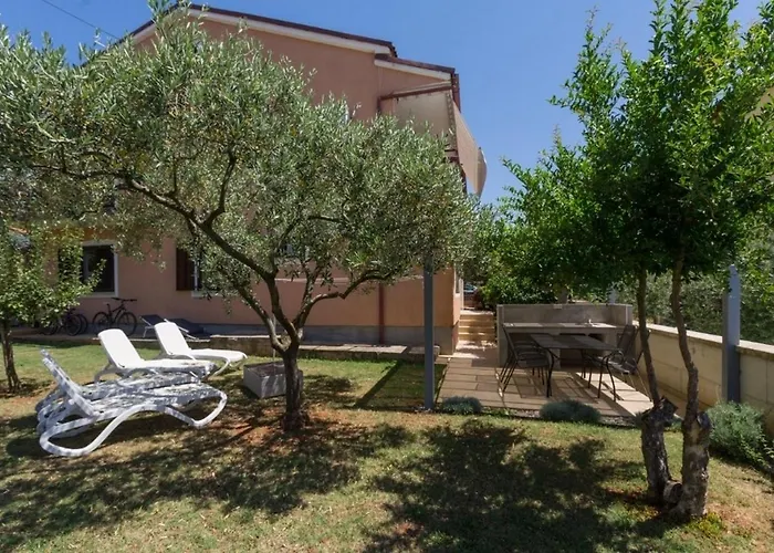 Apartman With Parking Space Novigrad - 7135